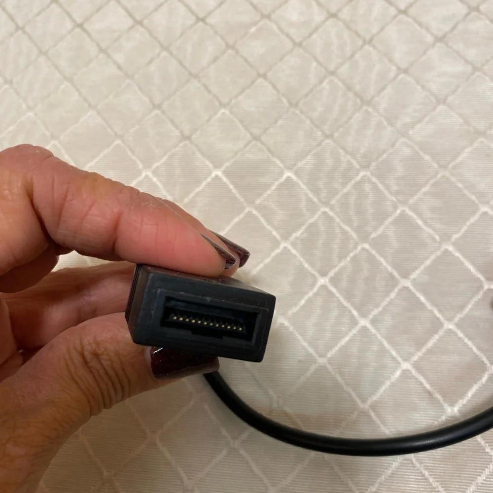 Mad Catz AV Cable Adapter For Microsoft Xbox 360 to Sony PlayStation